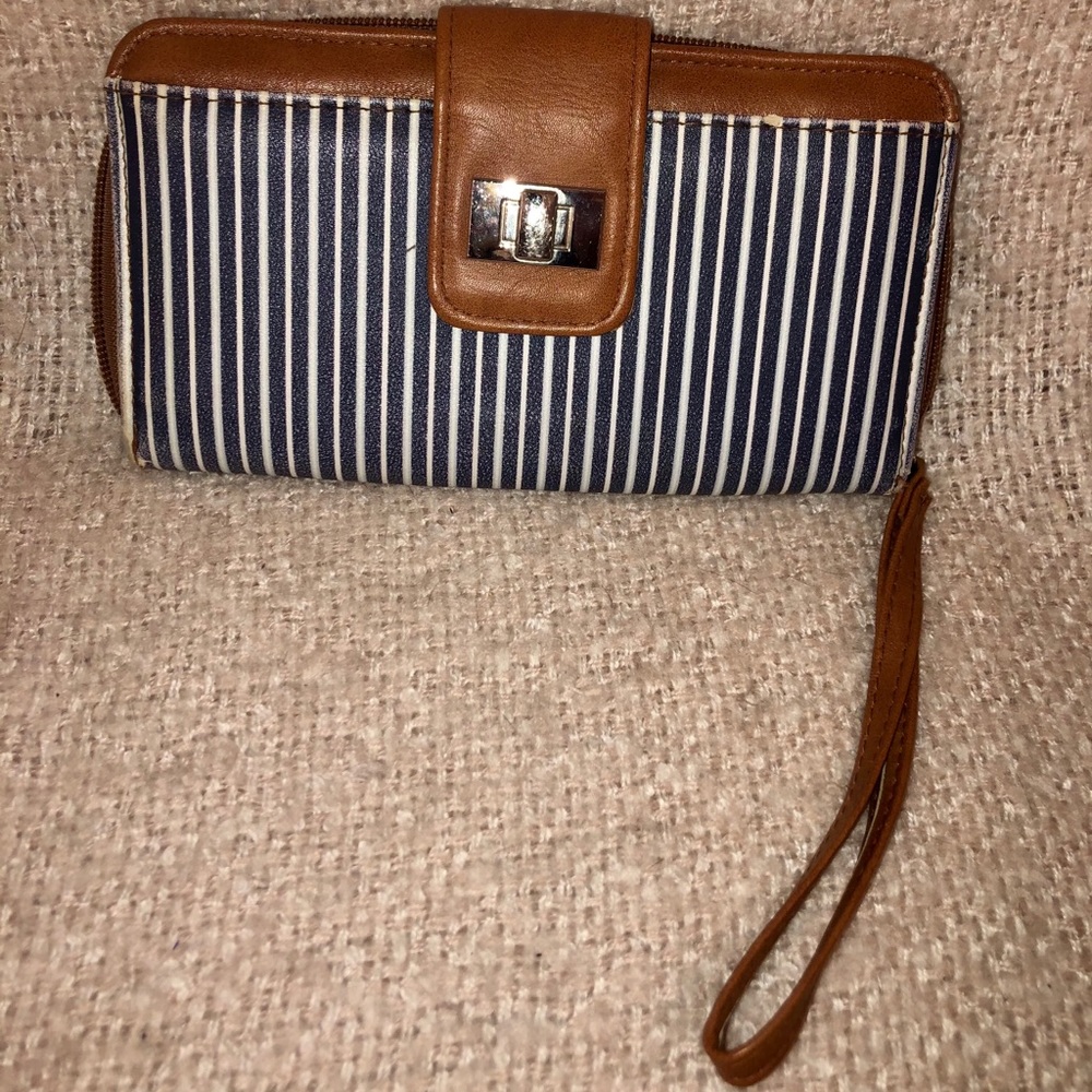 🌱NOBO wristlet wallet clutch brown blue and white